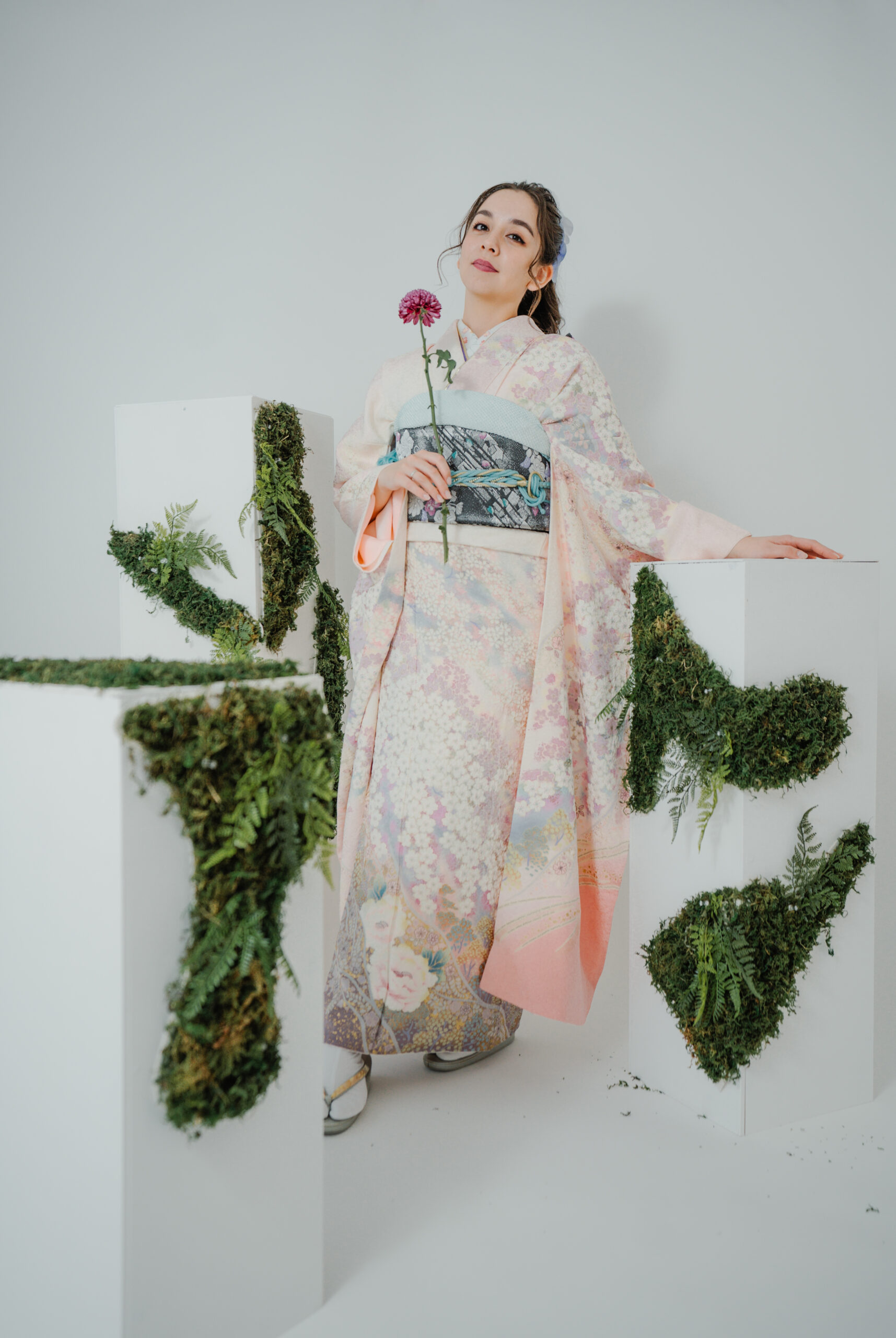 成人式の前撮り｜振袖を着た女性・スタジオ撮影