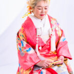 白無垢をまとった凛とした後ろ姿